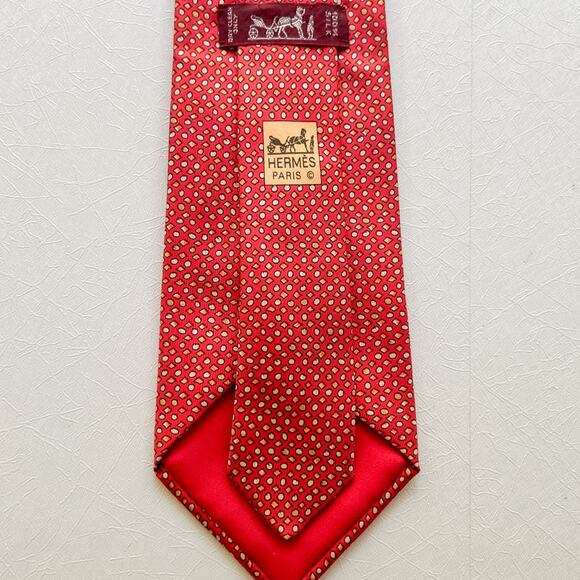 VTG Hermes Men's Neck Tie 100 silk Made in France Red Geometric Dot Pattern - Picture 3 of 12